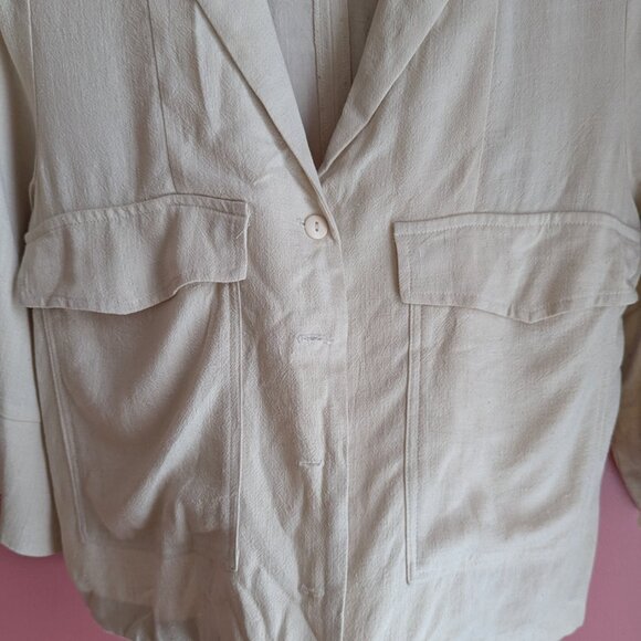 Eve Gravel Cropped Button-Up Shirt - Picture 2 of 5